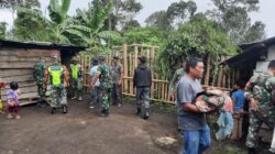 TNI dan Warga Gotong Royong Pindahkan Rumah Janda Tua, Wujud Nyata Kepedulian TMMD di Aceh Tengah
