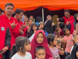 Tri Rismaharani dan DPC PDIP Bener Meriah Beri Bantuan Kasur kepada Pengungsi di Jamur Ujung