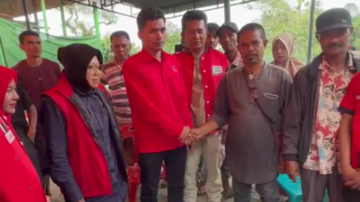 DPC PDI Perjuangan Bener Meriah Bersama Mantan Mentri Sosial Tri Rismaharini Kembali Turun Langusng Salurkan bantuan di Bener Meriah