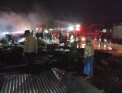 Tiga Kios Kaki Lima di Desa Pante Raya Ludes Terbakar Saat Waktu Berbuka Puasa