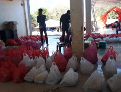 Desa Kala Segi Salurkan Bantuan Logistik dan Pakaian Jelang Idul Fitri