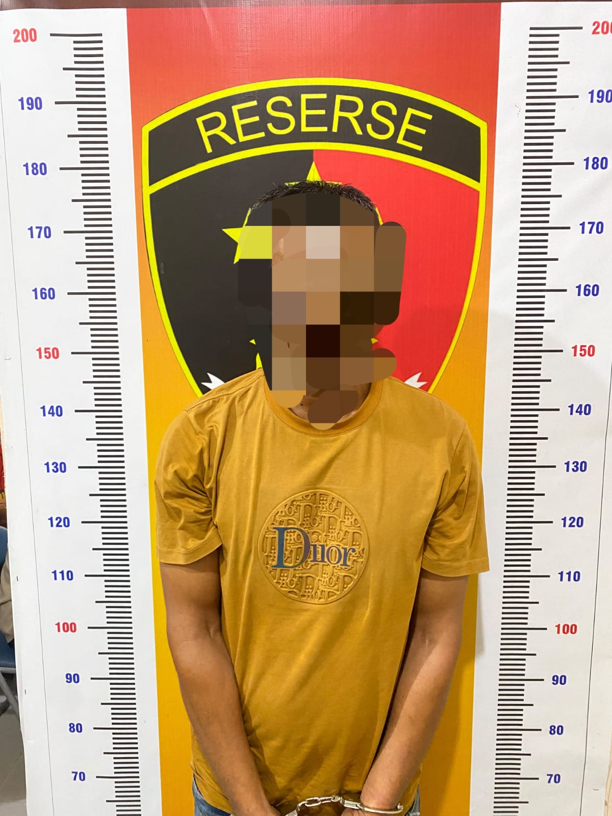pria berinisial HE (47), warga Kabupaten Aceh Tengah, diamankan Sat Reskrim Polres Bener Meriah terkait dugaan perkara kekerasan seksual terhadap anak di Kecamatan Bukit, Kabupaten Bener Meriah. HE diamankan pada Senin (14/9/2026) dan masih menjalani proses pemeriksaan untuk kepentingan penyidikan.